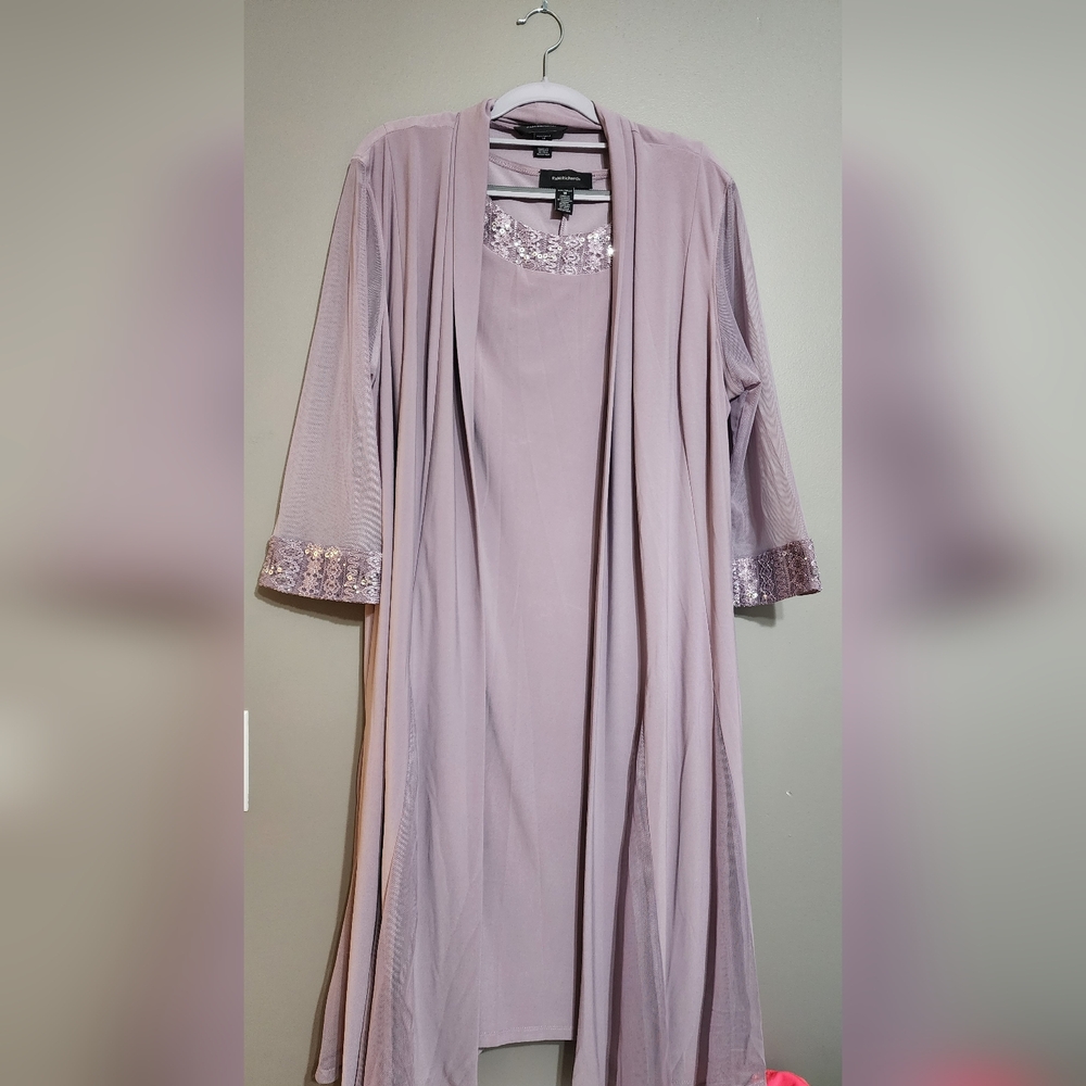 R&M Richards Mauve 2 Piece Set with Lace Accents.